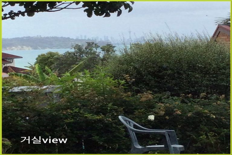 Photo of property in 8 Marguerita Place, West Harbour, Auckland, 0618