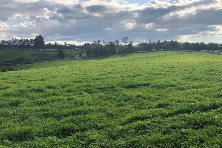 Photo of property in 51 Mcleod Road, Waipapa, 0295