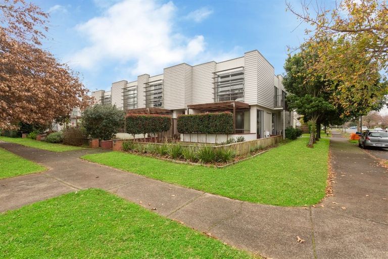 Photo of property in 21 Kauri Drive, Takanini, 2112