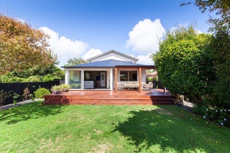 Photo of property in 8 Massey Street, Westown, New Plymouth, 4310