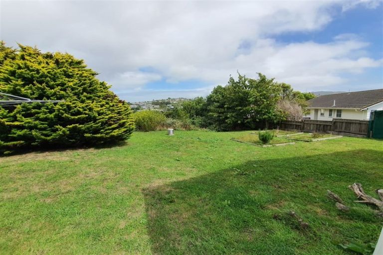 Photo of property in 44 Dominica Crescent, Grenada Village, Wellington, 6037