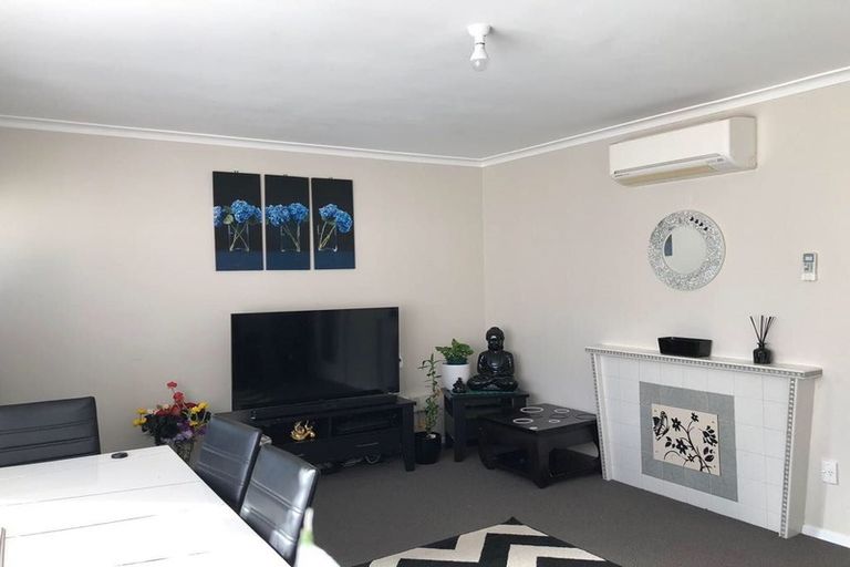 Photo of property in 2/5 Hinemoa Street, Waiwhetu, Lower Hutt, 5010