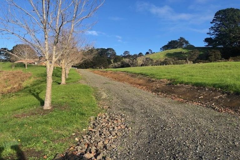 Photo of property in 96 Cemetery Road, Wainui, Silverdale, 0992