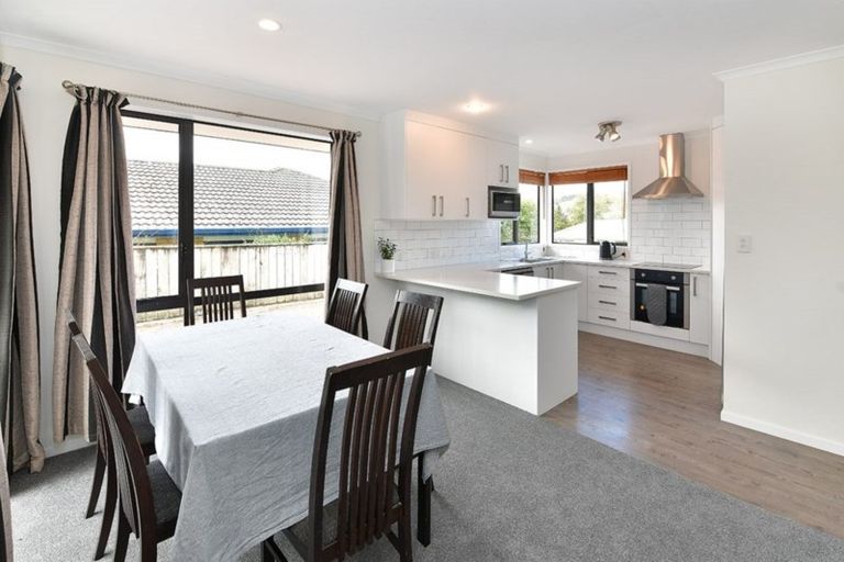 Photo of property in 66 Cabeleigh Drive, Helensville, 0800