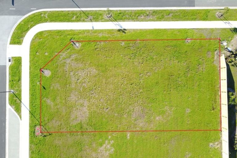 Photo of property in 20 Len Ireland Drive, Kumeu, 0810