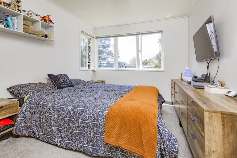 Photo of property in 17 Hamilton Drive, Waiuku, 2123