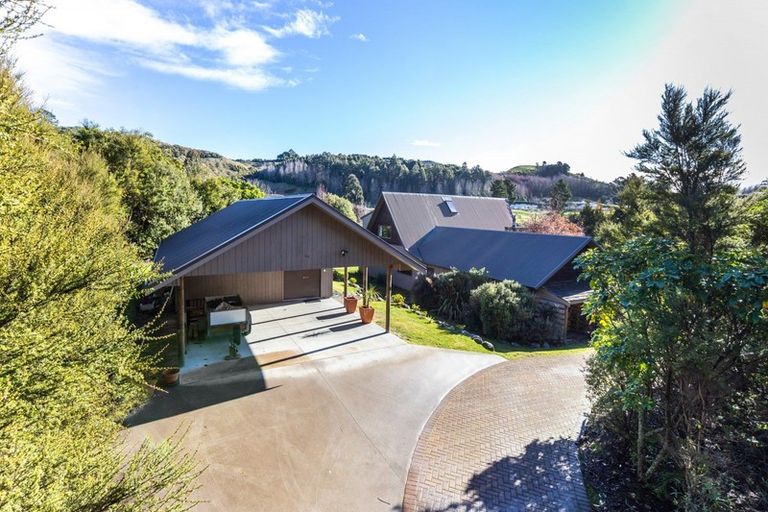 Photo of property in 44 Ramsay Drive, Acacia Bay, Taupo, 3385