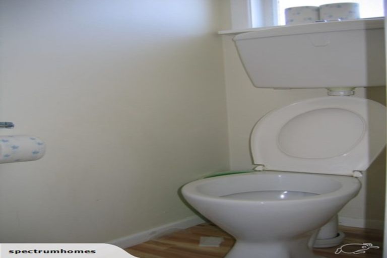 Photo of property in 25 Stewart Drive, Newlands, Wellington, 6037