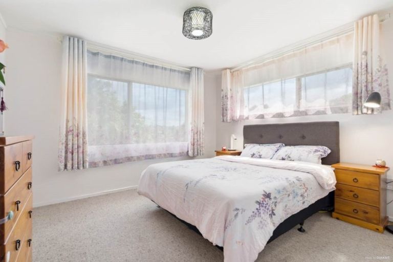 Photo of property in 10 Broadfield Street, Massey, Auckland, 0614