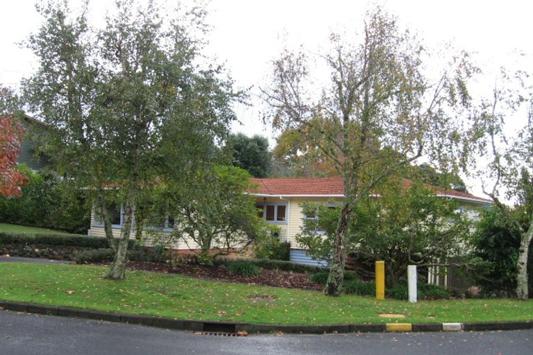 Photo of property in 12 Tui Vale Road, Shelly Park, Auckland, 2014