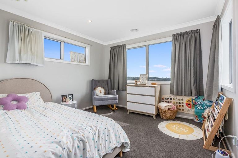 Photo of property in 105 Endeavour Drive, Whitby, Porirua, 5024