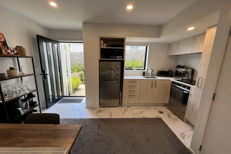 Photo of property in 5/45 Vera Road, Te Atatu South, Auckland, 0610