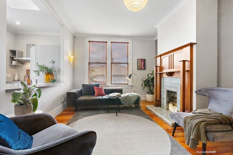 Photo of property in 38 Todman Street, Brooklyn, Wellington, 6021