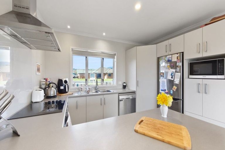 Photo of property in 27 Carroll Place, Owhata, Rotorua, 3010