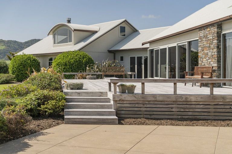 Photo of property in 68 Kanuka Rise, Albert Town, Wanaka, 9305