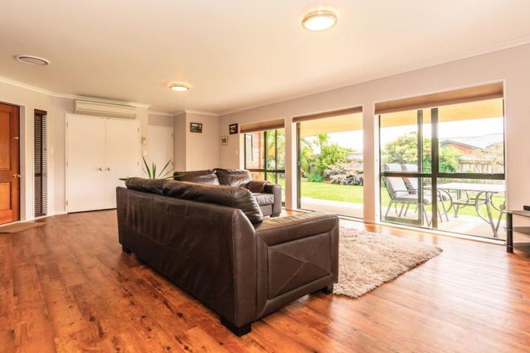 Photo of property in 133 Summerhill Drive, Fitzherbert, Palmerston North, 4410