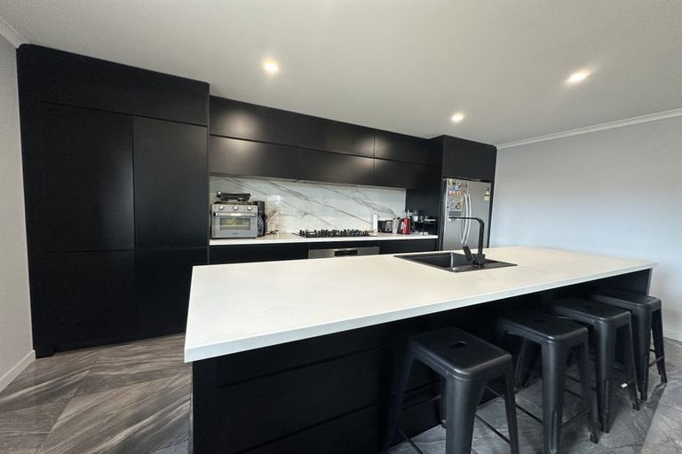 Photo of property in 190 Pacific Drive, Fitzherbert, Palmerston North, 4410