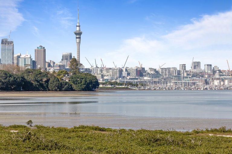 Photo of property in 3/28 Walter Street, Hauraki, Auckland, 0622