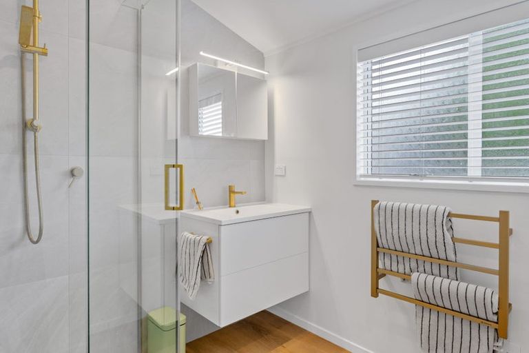 Photo of property in 3/16 Gatman Street, Birkdale, Auckland, 0626