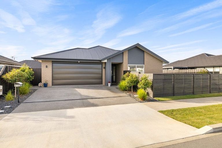 Photo of property in 28 Te Hurunui Drive, Pegasus, 7612