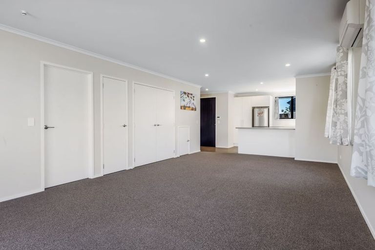 Photo of property in 7 Discovery Place, Marfell, New Plymouth, 4310