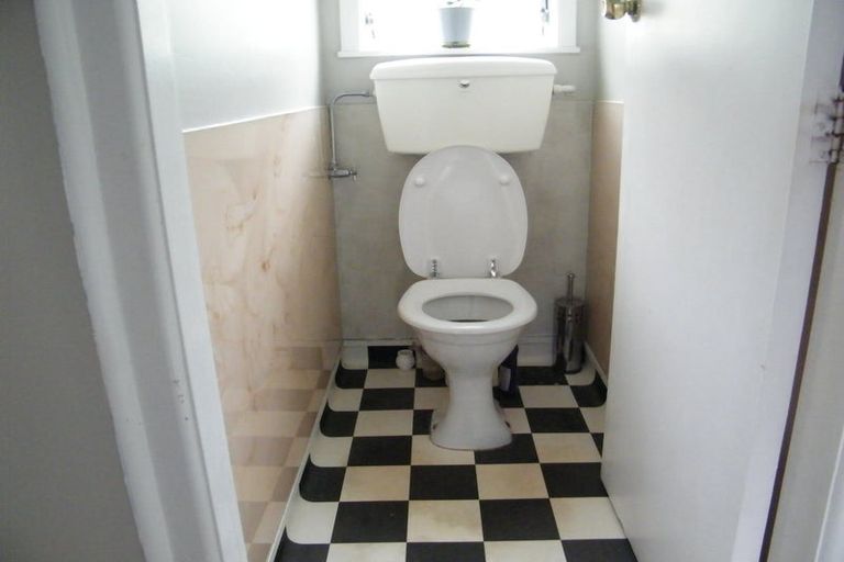 Photo of property in 4 Epsom Way, Karori, Wellington, 6012