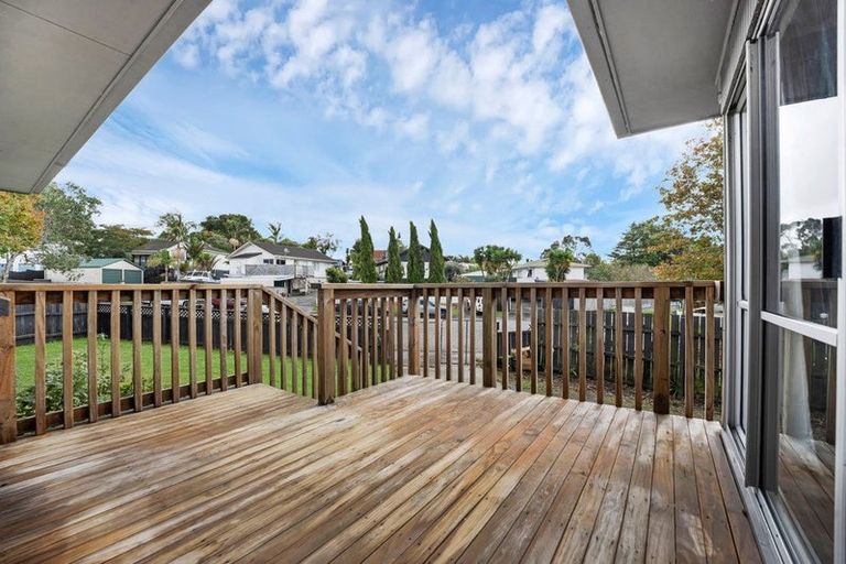 Photo of property in 17 Landow Place, Henderson, Auckland, 0612
