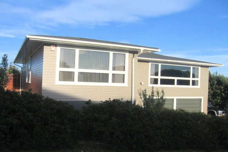 Photo of property in 11 Forth Place, Papakowhai, Porirua, 5024