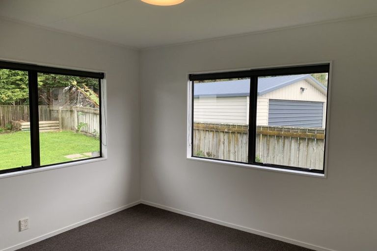 Photo of property in 100 Queens Road, Waikanae Beach, Waikanae, 5036