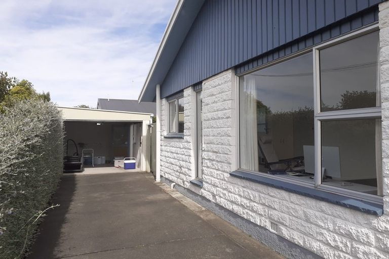 Photo of property in 2/20 Prossers Road, Saint Martins, Christchurch, 8022