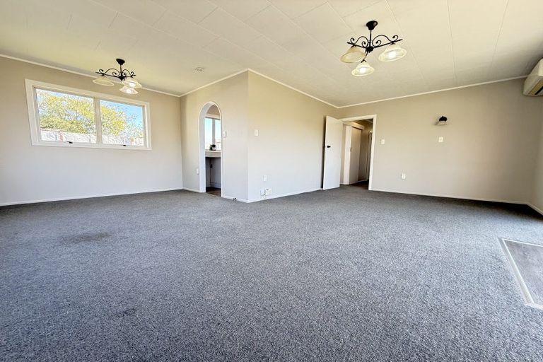 Photo of property in 27 Blake Street, Waitara, 4320
