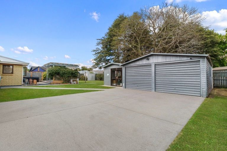 Photo of property in 2 Sheridan Crescent, Leamington, Cambridge, 3432