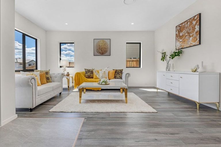 Photo of property in 54 Drumbuoy Drive, Flat Bush, Auckland, 2019