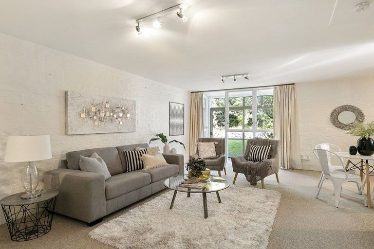 Photo of property in 141i Churton Drive, Churton Park, Wellington, 6037