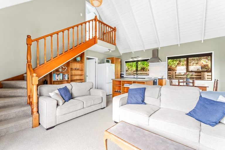 Photo of property in 25 Rangimaarie Crescent, Snells Beach, 0920