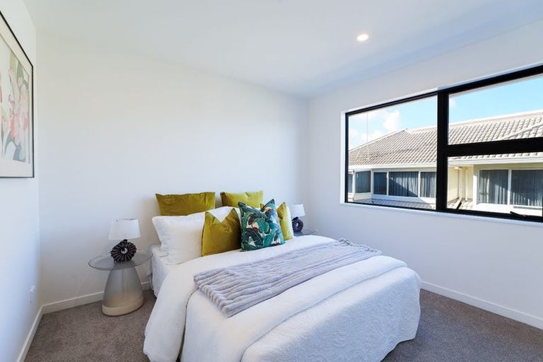 Photo of property in 71b Seaview Road, Castor Bay, Auckland, 0620