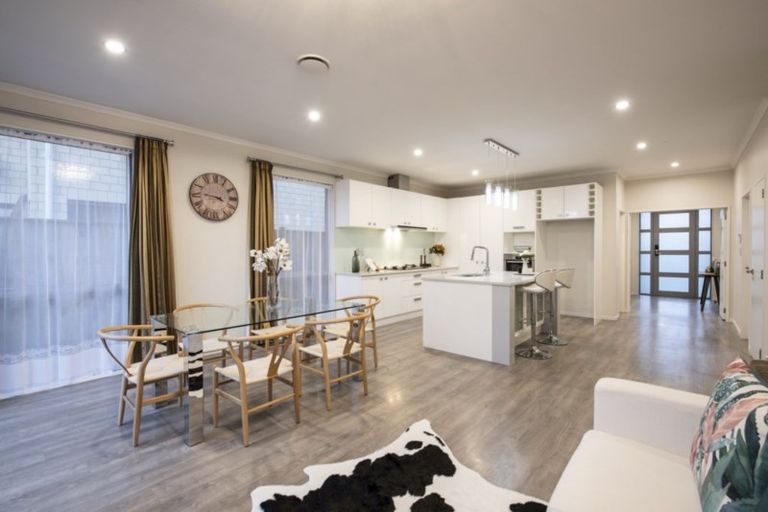 Photo of property in 3 Moville Drive, Flat Bush, Auckland, 2019