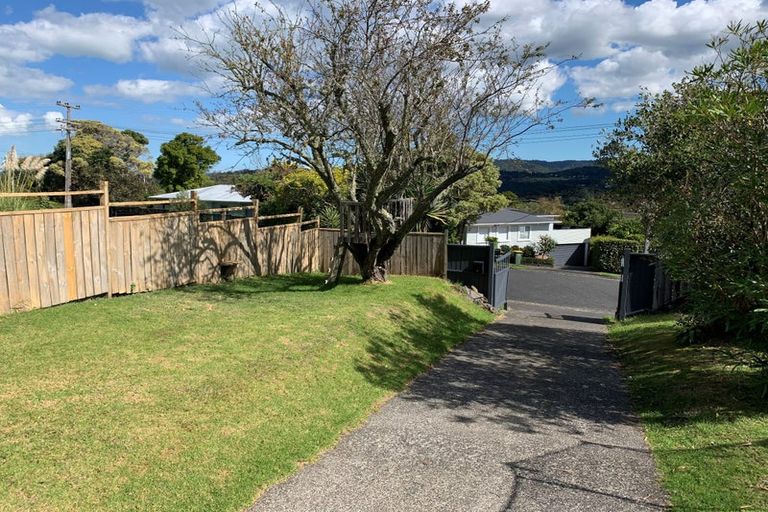Photo of property in 5 Warwick Avenue, Titirangi, Auckland, 0604