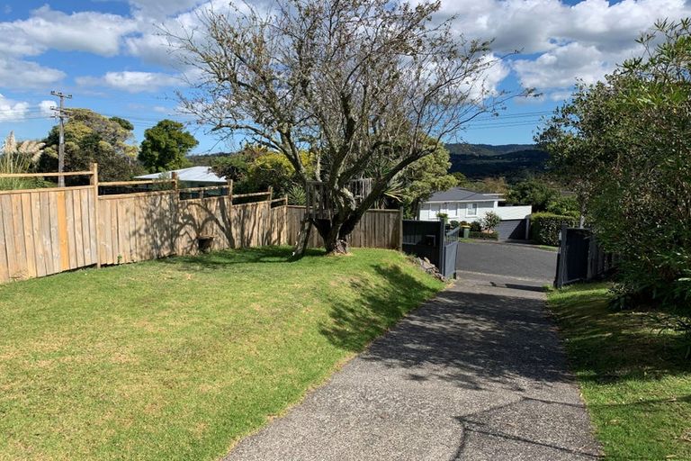 Photo of property in 5 Warwick Avenue, Titirangi, Auckland, 0604