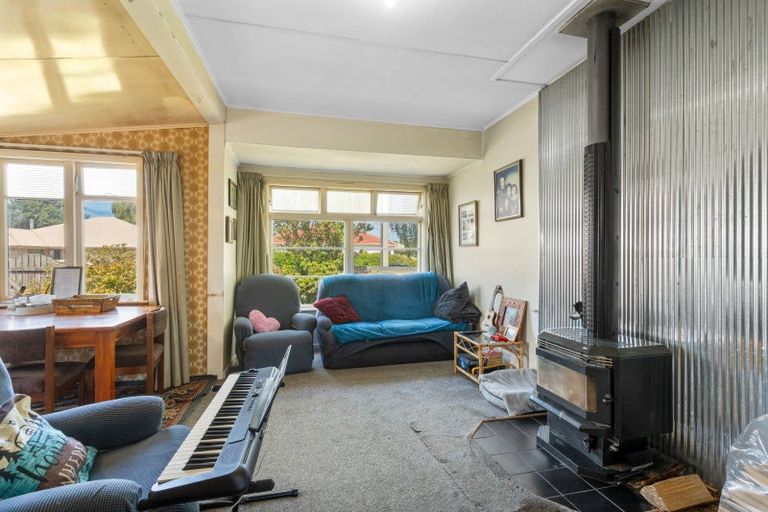 Photo of property in 16 Moore Street, Milton, 9220