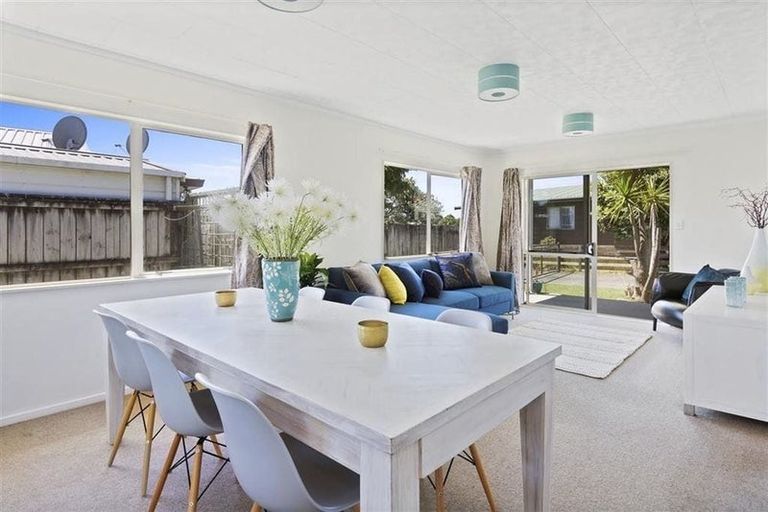 Photo of property in 17c Belray Place, Papamoa Beach, Papamoa, 3118