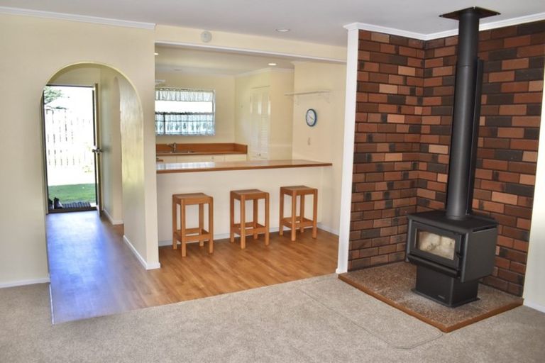 Photo of property in 8 Hewson Crescent, Otaki Beach, Otaki, 5512