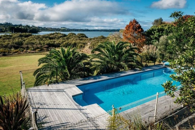 Photo of property in 11 The Lookout, Kerikeri, 0230