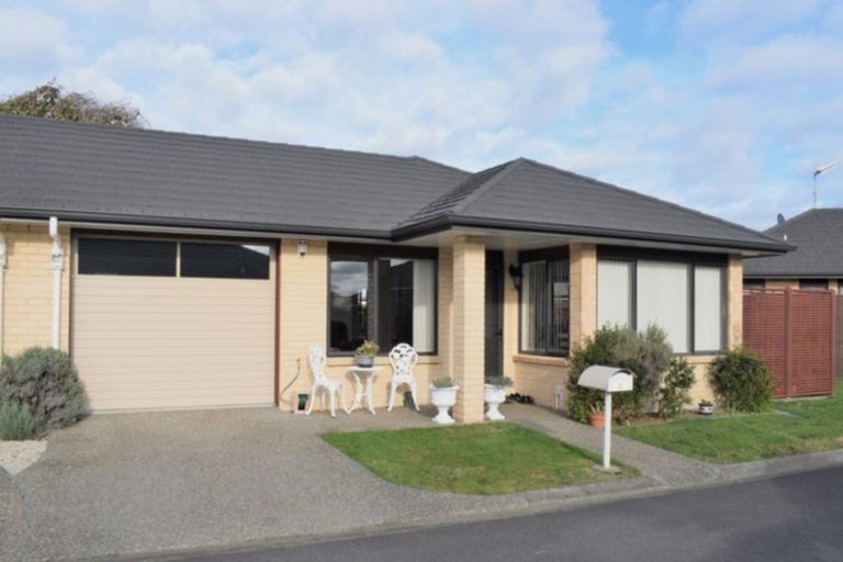 Photo of property in 28 Ian Peter Way, Otaki, 5512
