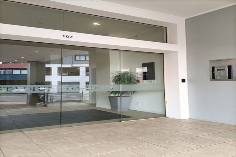 Photo of property in Stadium Garden Flats, 118/107 Thorndon Quay, Pipitea, Wellington, 6011