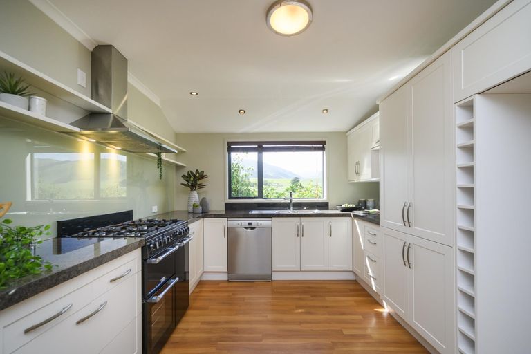 Photo of property in 88 Tokomaru Road East, Tokomaru, Palmerston North, 4474