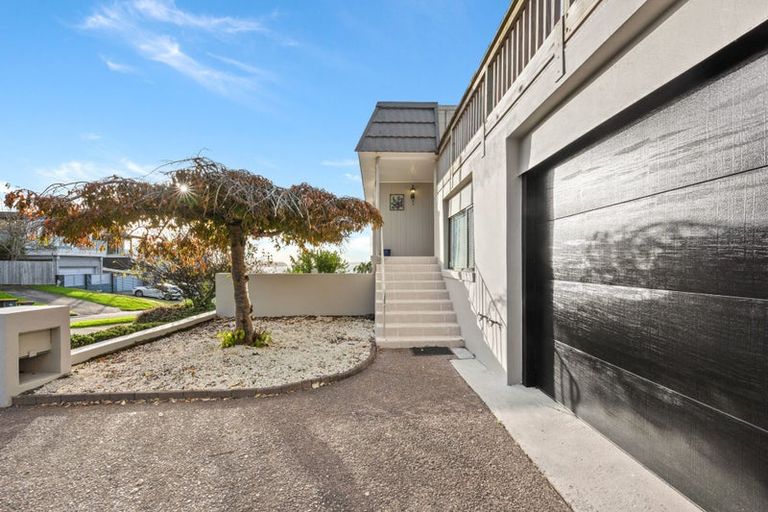 Photo of property in 2/9 Takutai Avenue, Bucklands Beach, Auckland, 2012