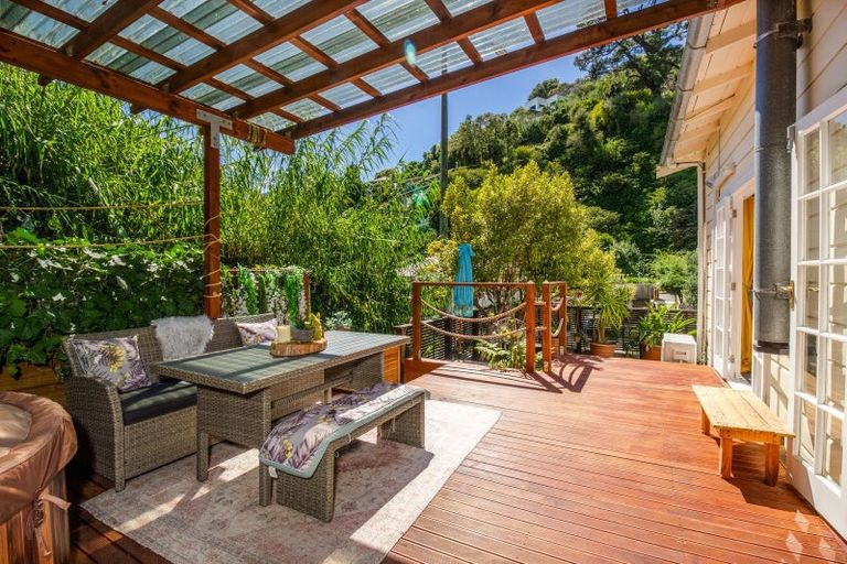 Photo of property in 124 Shakespeare Road, Bluff Hill, Napier, 4110