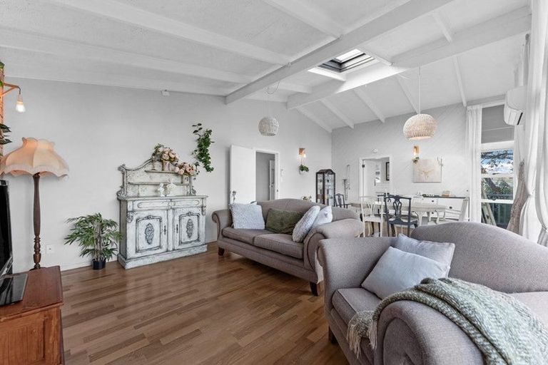 Photo of property in 84 Millbrook Road, Henderson, Auckland, 0612