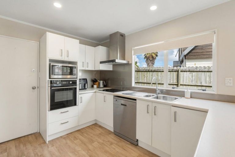 Photo of property in 1/96 Frank Nobilo Drive, Golflands, Auckland, 2013